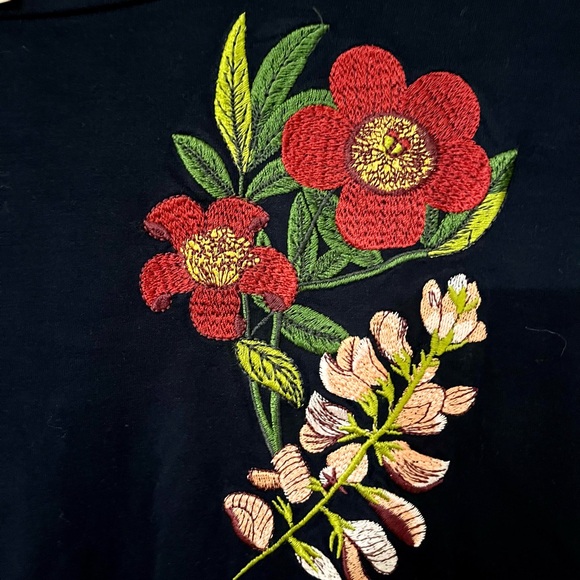 Ted Baker Navy t-shirt w/Flower embroidery Size:2 - Picture 3 of 5